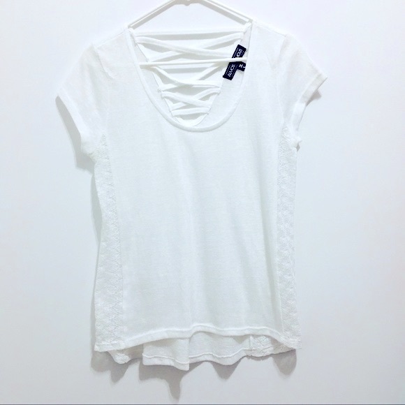 Almost Famous U-Neck White Gauze Lace Crochet Top - Picture 3 of 7